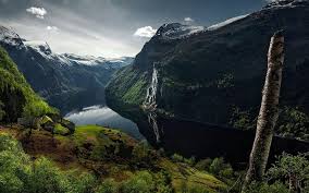 Después de geirangerfjord, volvimos a molde, como no teniendo que cruzar un par de fiordos en ferry y esta vez, acompañados de el tiempo. Download Wallpapers Geirangerfjord Fjord Waterfall Trollstigen Mountains Geiranger Norway For Desktop Free Pictures For Desktop Free