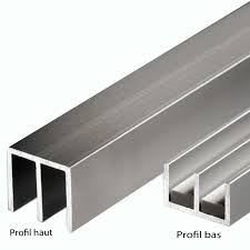 Moderne et modulable, la fenêtre coulissante en alu sur mesure s'intègre parfaitement dans toutes les pièces. Vitrine En Verre Trempe Sur Mesure E Miroiterie