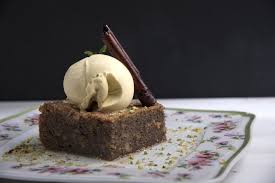 Karydopita Maregkath Apo Ton Akh Petretzikh Ftia3te Thn Pio Nostimh Siropiasth Karydopita Me Apalh Maregka Gia Ena Greek Desserts Syrup Recipe Spiced Walnuts