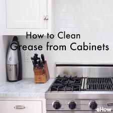 Clean Those Smudgey Greasy Kitchen Cabinets With This Easy Diy Homemade Cabinet Cleaner Homemade Cabinets House Cleaning Tips Cabinet Cleaner