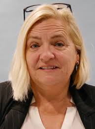 Lisa Epping's Instagram, Twitter & Facebook