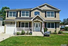Adam Saleh S New House In New York 725 000 Famous Celebrity Homes Sale House New Homes Celebrity Houses