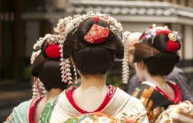 Long hair traditional japanese hairstyles. The Importance Of Hairstyles For The Japanese Yabai The Modern Vibrant Face Of Japan