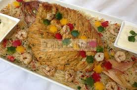 Poisson Garni Aux Crevettes Et A La Dinde Dinde Cuisine Et Boissons Cuisine Marocaine