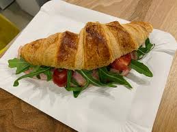 Akadozik a közlekedés budapest környékén. Piknik Snack Budapest District V Inner City Restaurant Reviews Photos Phone Number Tripadvisor