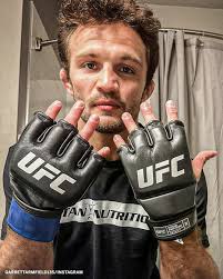 Hi folks! Does anyone know if these specific gloves are still available?  Either new or used. Pleaseshare and see if any other martial artists might  know.