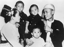 Aung san suu kyi returned to her home of burma to find it roiling with anarchy under the thumb of strongman u ne win, and she spent the next 20 years fighting to give her country back to its people. Aung San Suu Kyi And The Future Of Myanmar The Atlantic