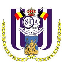 Den Bolle De Trainer Redt Twan Op Het Laatste Van Het Aanbod Van Bornlo Want Hij Heeft Een Transfer Van Anderlecht Voetbal Voetbal Knutselen Logo S