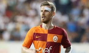 Henüz 19 yaşında, bursaspor'un gelecek başarılarına ortak olmak isteyen ve defans mevkiinde oynayan futbolcu. Serdar Aziz Kimdir Guncel Serdar Aziz Haberleri