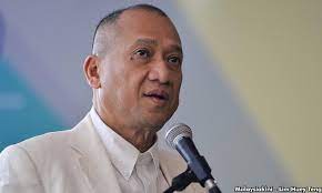 Mohamed nazri abdul aziz, or popularly known as gangster nazri, or simply nazri, is a politician you either love or hate. Nazri Says Spouse Minister Card For His Wife Is Fake Malaysiakini