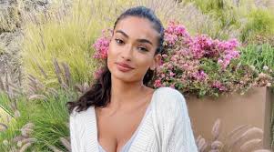 Kelly gale is suddenly high on the agenda as her current boyfriend is in big trouble. Afxz7ldbxemqcm