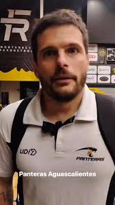 El entrenador español José Antonio Santaella es de los pocos técnicos en la  Liga Nacional de Baloncesto Profesional (LNBP) en dirigir tanto al equipo  femenil como al varonil de un mismo club. Aquí nos ...