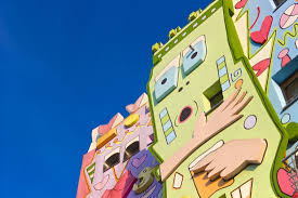 Am rande des historischen magniviertels steht seit 2001 das vom international bekannten new yorker künstler james rizzi. Happy Rizzi House Stadt Braunschweig