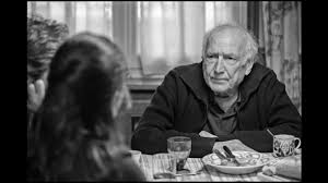 Il a une brève relation avec djemila. Le Sel Des Larmes Viennale