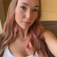 Courtney Buck's Instagram, Twitter & Facebook