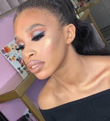 Donna Mckiernan's Instagram, Twitter & Facebook