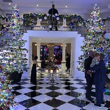 Kardashian Jenner Christmas Eve Party 2017 Luxury Christmas Decor Holiday Decor Christmas Christmas Decorations