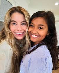 Marisa Ritchie's Instagram, Twitter & Facebook