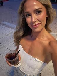 What are some low-calorie drink options for a night out?