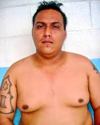 ElSalvador Pandilleros intentan ocultar tatuajes que los identifiquen a la  Mara 18 o MS, sin embargo han sido capturados por antecedentes. La lucha  contra las pandillas en El Salvador continúa y los