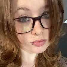 Im 17 and looking for a job during summer, does anyone know any places that  may be hiring?