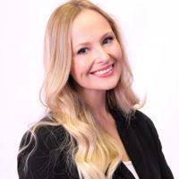 Sarah Branham's Instagram, Twitter & Facebook