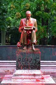 Jun 24, 2021 · con montanelli si continua a fare i conti, anche senza saperne granché: Milano Imbrattata La Statua Dedicata A Indro Montanelli Tgcom24