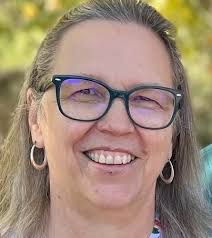 Can someone help identify the birds in this nest?