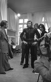 Andre Perlstein Ysl Habille Johnny Hallyday Pour Son Concert Au Palais Des Sports Dg A Dr Pierre Berge Johnny Hallyday Costumes De Scene Yves Saint Laurent