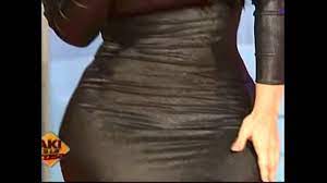 اجمل و اكبر طيز تشاهده من مقدمة و منشطة برامج - YouTube