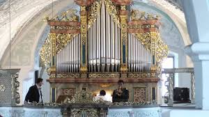 Das klangvolle instrument mit 41 klingenden registern und 2966 pfeifen wurde von ausgewiesenen fachleuten geplant, in bester. Einzug Hochzeitsmarsch Trompete Sebastian Kolbl Youtube