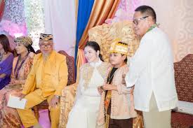 Lý nhã kỳ chia sẻ: Toan Cáº£nh Lá»… Sáº¯c Phong Cong Chua Chau A Bá»™ Tá»™c Mindanao Cá»§a Ly Nha Ká»³ Baotintuc Vn