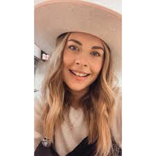 Small Town Glam with Tess