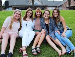 John luke and mary kate robertson made a maternity photo shoot a family affair in june, recreating an old pose from his parents willie and korie robertson by jen juneau october 17, 2019 09:38 am Instagram Photo By Mary Kate Robertson May 16 2016 At 4 14am Utc