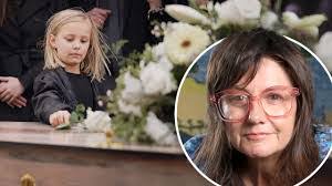 Joe Bloomfield's Instagram, Twitter & Facebook