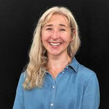 Annette Davison's Instagram, Twitter & Facebook