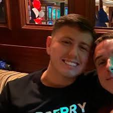 Nicole Pender's Instagram, Twitter & Facebook