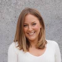 Celia Bourbeau's Instagram, Twitter & Facebook