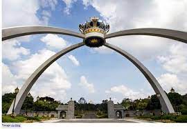 Ta przyjazna rodzinom dzielnica jest uwielbiana przez odwiedzających za atrakcje takie jak okazje do zakupów i. Istana Bukit Serene Located 7 Km Northwest Of The Causeway This Green Roof Stone Building Is The Official Residence Of The Johor Tourist Places Johor Bahru