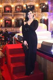 Izdala je pet studijskih albumov v poljskem in štirih čeških jezikih ter zanje prejela platinasto in zlato potrdilo, tako na poljskem kot na češkem. Ewa Farna Feet 19 Photos Celebrity Feet Com