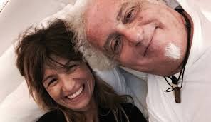 Es un poco violenta la situación”: Ennio Carota y esposa celebran 15 años  de matrimonio a distancia