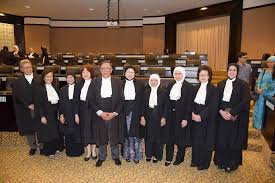 Hakim datuk su geok yiam mengekalkan putusan mahkamah majistret menjatuhkan hukuman denda rm3,900 tiap seorang atau penjara tiga bulan jika gagal membayarnya. Facebook