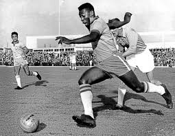 Top 10 Best Football Soccer Players Of All Time Howtheyplay Sports