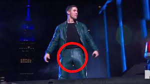 Nick Jonas Noticeable Bulge Makes Appearance During Performance - MTV VMA  2016 - YouTube