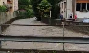 Ecco il torrente all' eremo di san donato Ldo7687hxlsfzm