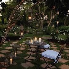 Jardin Romantique Idees D Amenagement Et Elements Incontournables Jardin Romantique Amenagement Jardin Jardins
