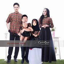 Contoh baju copel ayah ibu waktu acara lamaran anak. 20 Trend Terbaru Baju Couple Bapak Dan Anak Trend Couple