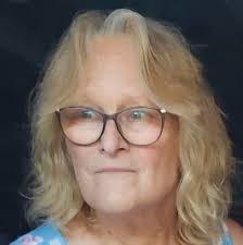 Who provides in-home pet care in Indian River area?