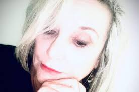 Ramsay en kie vier Marianne Faithfull se lewe op verhoog