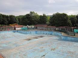 It's filtration system is capable of removing 80% of human solid waste. Pontypridd Lido Welsh Swimming Pool Building E Architect